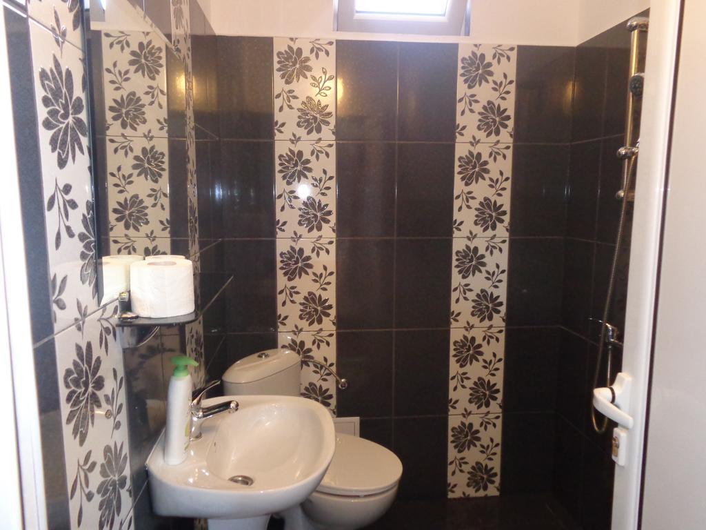 ספרבה בניה Vibo Guesthouse חדר תמונה