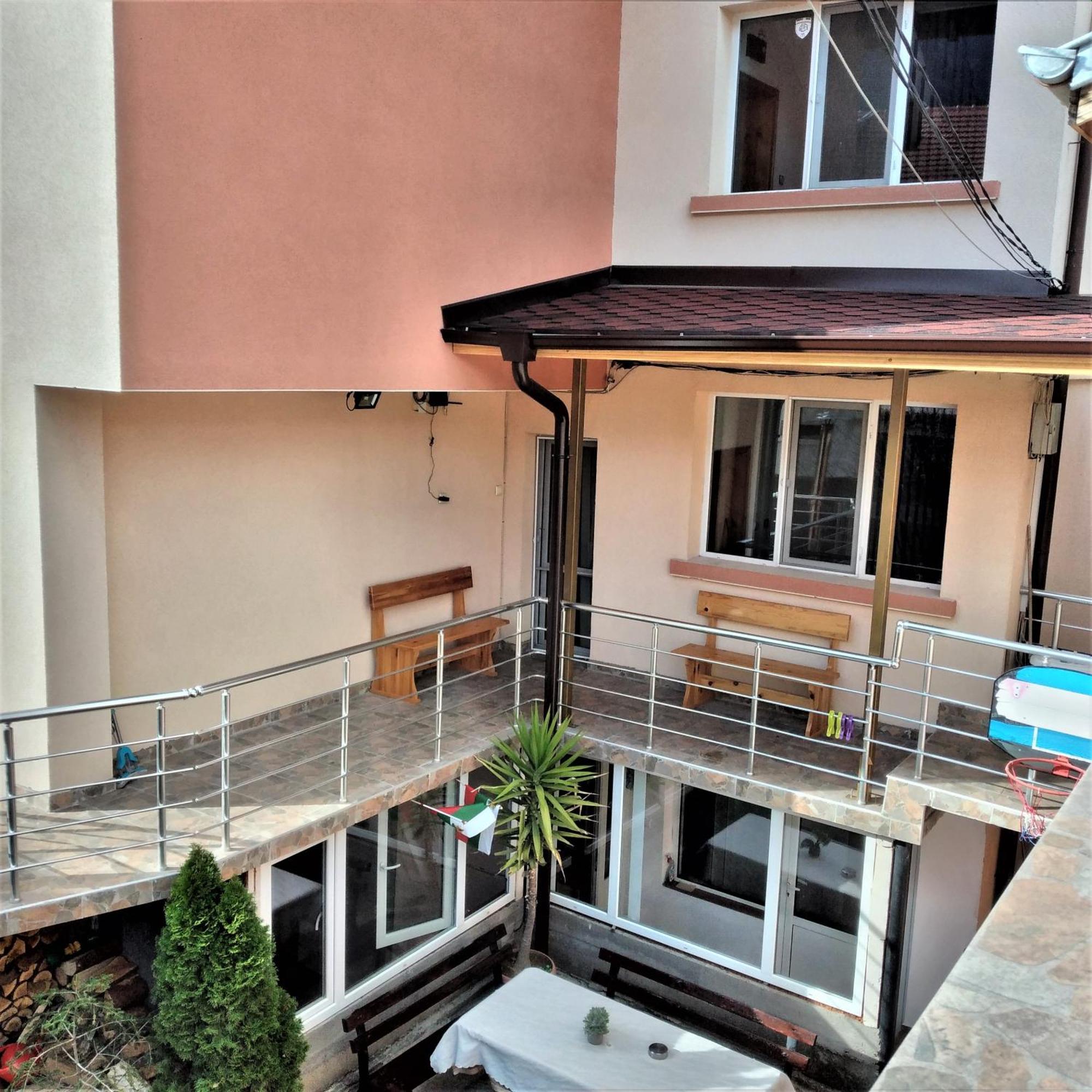 ספרבה בניה Vibo Guesthouse מראה חיצוני תמונה