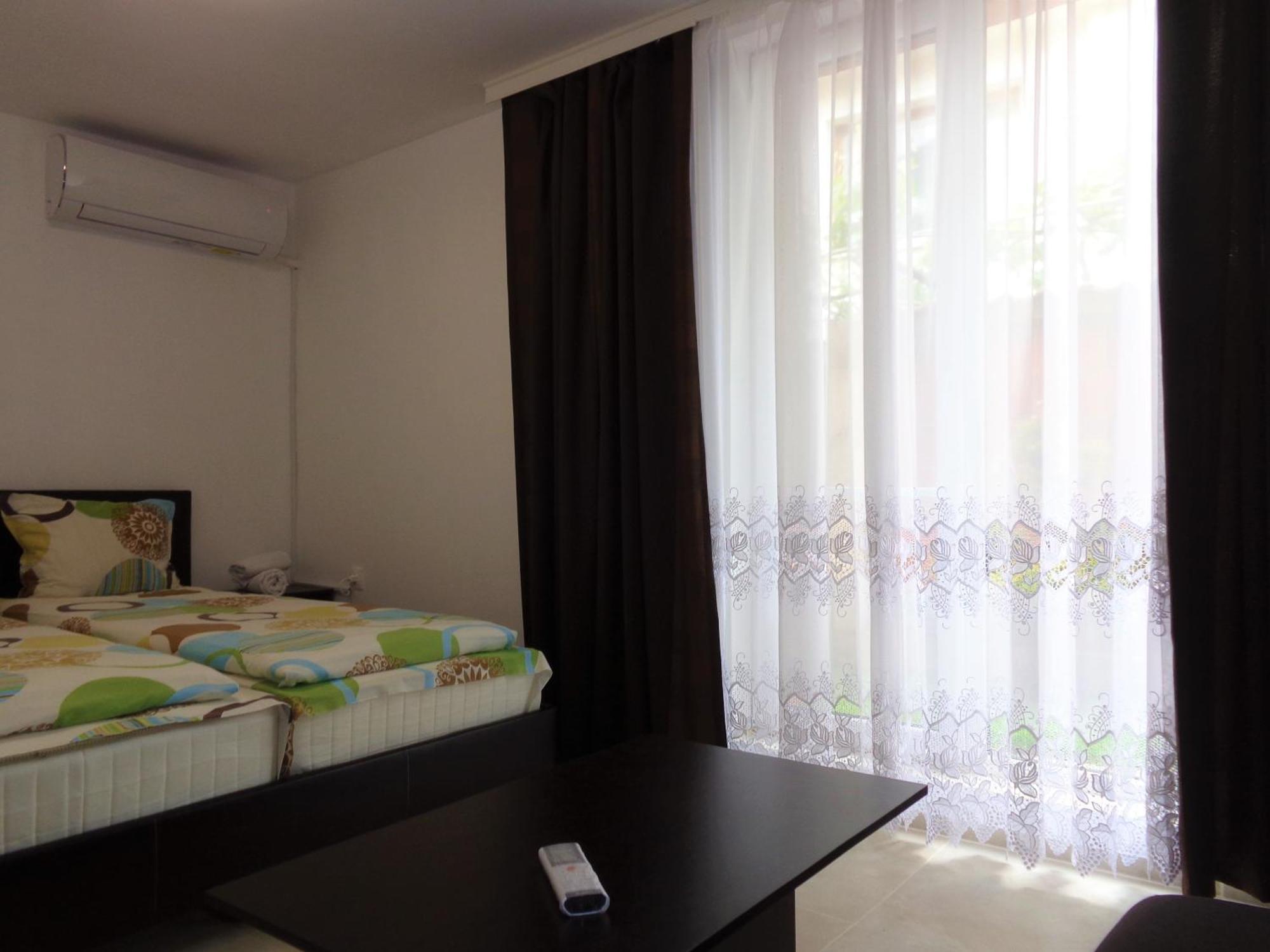 ספרבה בניה Vibo Guesthouse חדר תמונה