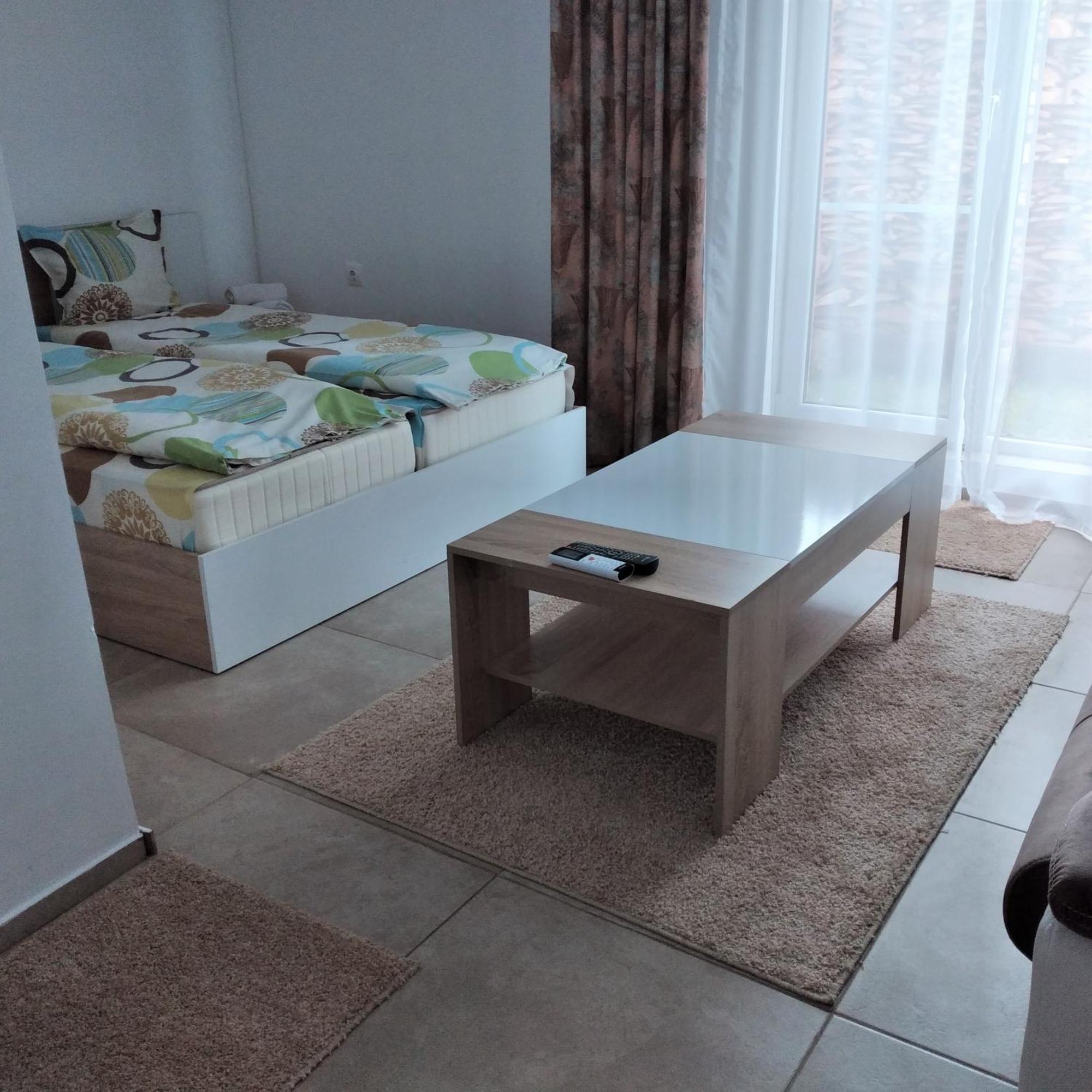 ספרבה בניה Vibo Guesthouse חדר תמונה