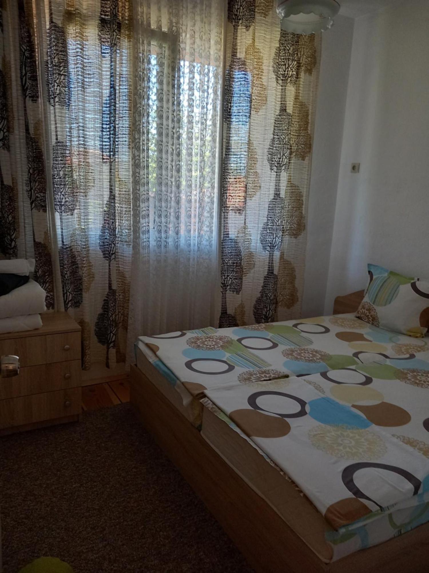 ספרבה בניה Vibo Guesthouse חדר תמונה