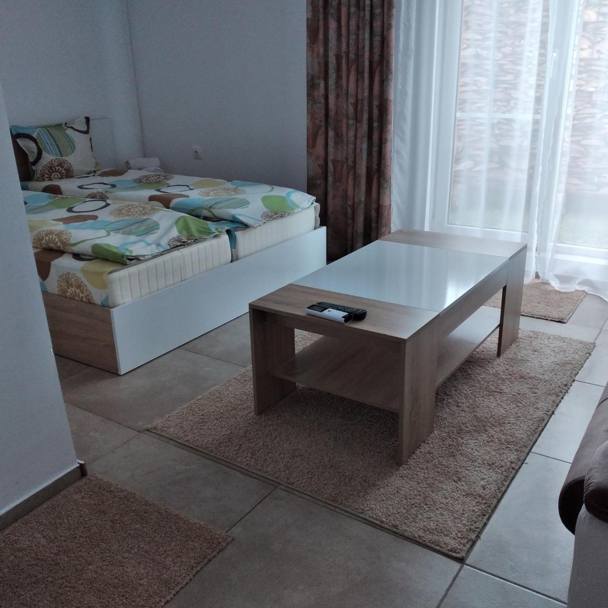 ספרבה בניה Vibo Guesthouse חדר תמונה