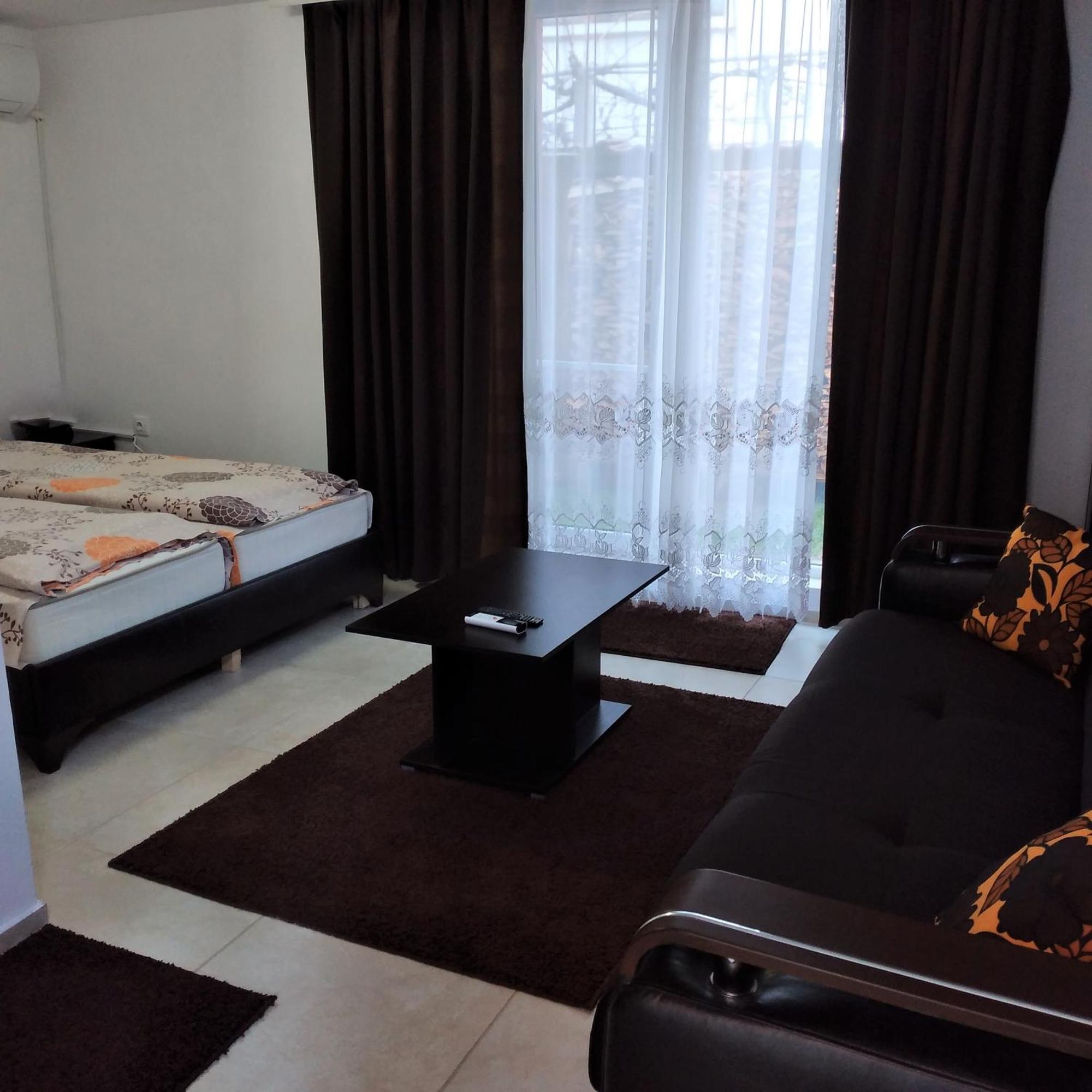 ספרבה בניה Vibo Guesthouse חדר תמונה